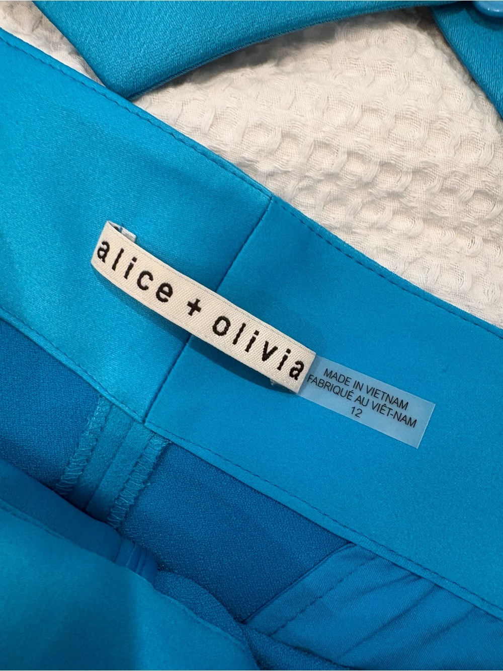 Alice + Olivia Set - Picture 5 of 8